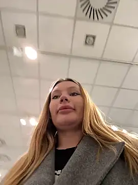 justmila online show from November 7, 2025, 11:26 am