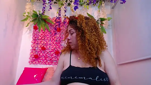 BLONDE SEXYHOT online show from December 16, 2025, 9:41 pm