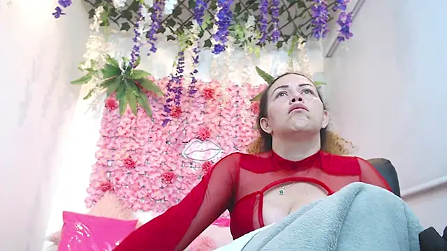 BLONDE SEXYHOT online show from December 14, 2025, 1:28 pm