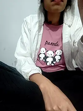 Snapshot of catreena chatting on November 26, 2025, 7:03 pm catreena online show from November 26, 2025, 7:03 pm