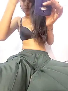 Snapshot of catreena chatting on March 22, 2025, 6:47 pm catreena online show from March 22, 2025, 6:47 pm