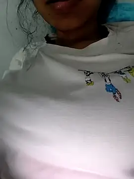 Snapshot of catreena chatting on October 29, 2025, 7:02 pm catreena online show from October 29, 2025, 7:02 pm