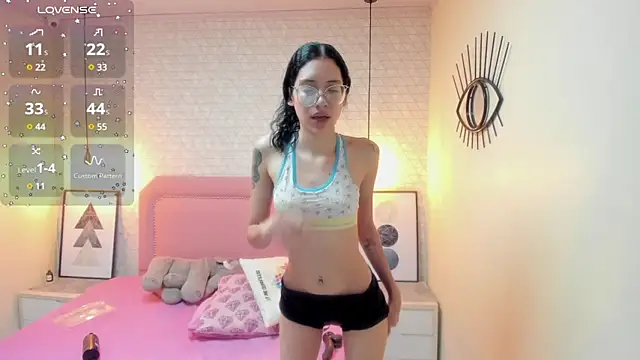 MAILYLOVE1 online show from February 17, 2025, 3:55 pm