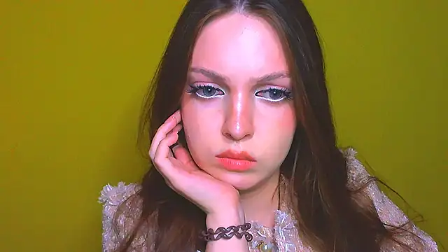 miss merciless  online show from April 19, 2026, 6:21 pm