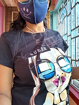 wild bong queen online show from November 14, 2025, 9:46 am