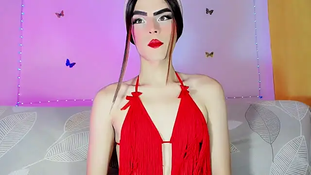 Snapshot of TatiGil chatting on June 1, 2026, 9:47 pm TatiGil online show from June 1, 2026, 9:47 pm