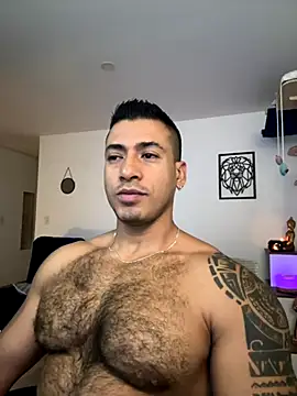 aaroncolombia online show from September 16, 2025, 11:11 am