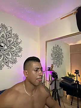 aaroncolombia online show from February 10, 2026, 11:26 pm