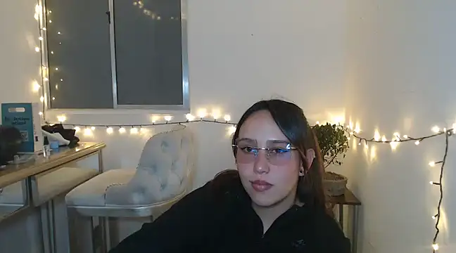 Skarlet Adams28 online show from January 29, 2025, 7:32 pm