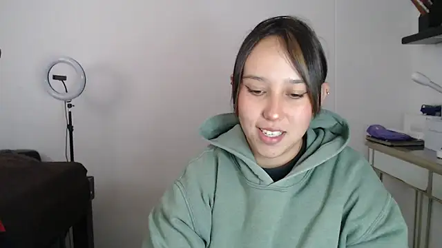 Skarlet Adams28 online show from March 15, 2025, 5:59 pm