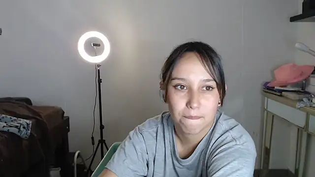 Skarlet Adams28 online show from March 19, 2025, 1:43 am