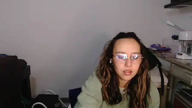 Skarlet Adams28 online show from March 5, 2025, 2:57 am