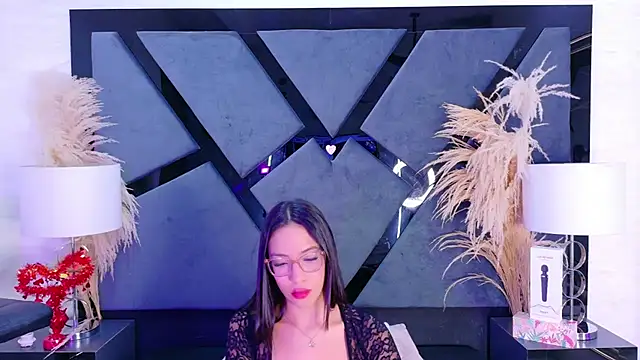 KylieWhite online show from September 30, 2025, 2:34 pm