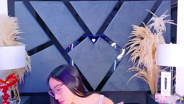 KylieWhite online show from September 27, 2025, 1:17 pm