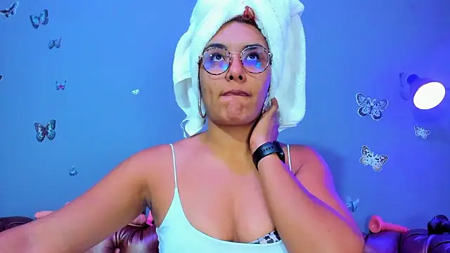 Kaira mosse online show from March 14, 2026, 12:22 pm