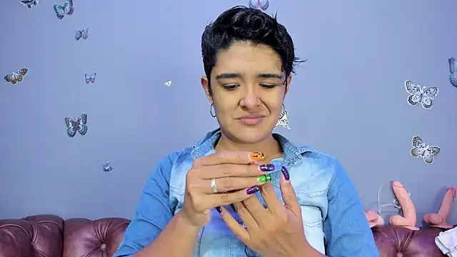 Kaira mosse online show from November 20, 2025, 11:44 am