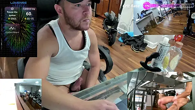 Snapshot of aaron_s_x chatting on October 18, 2025, 11:29 pm aaron s x online show from October 18, 2025, 11:29 pm