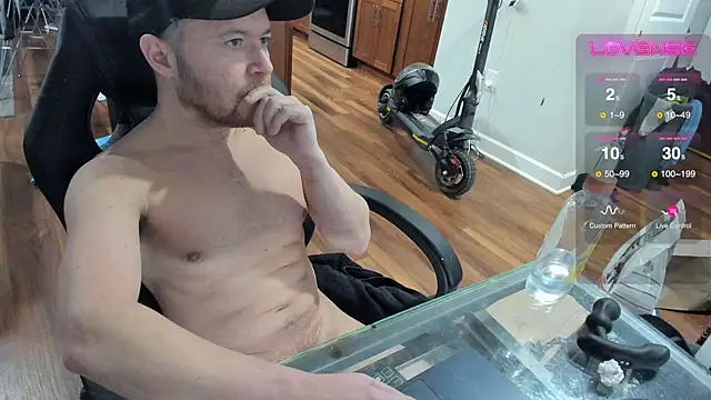 Snapshot of aaron_s_x chatting on February 23, 2025, 1:46 am aaron s x online show from February 23, 2025, 1:46 am