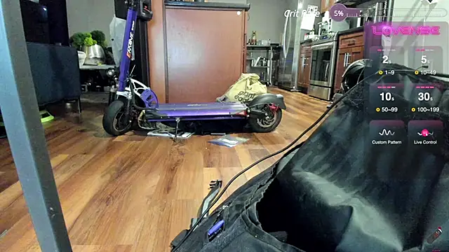 Snapshot of aaron_s_x chatting on January 8, 2025, 4:55 am aaron s x online show from January 8, 2025, 4:55 am