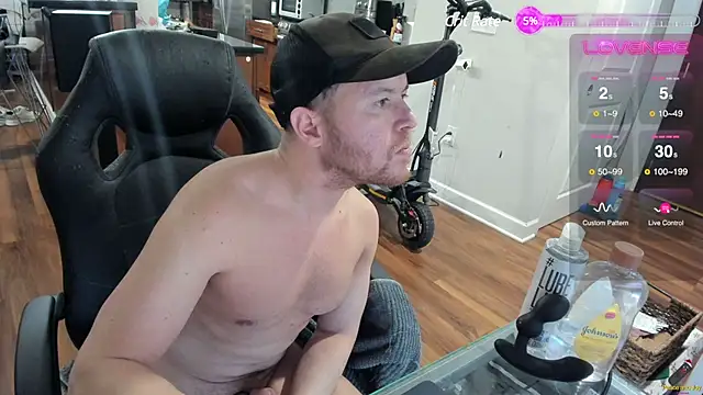 Snapshot of aaron_s_x chatting on January 11, 2025, 1:48 am aaron s x online show from January 11, 2025, 1:48 am