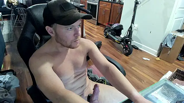 Snapshot of aaron_s_x chatting on December 28, 2024, 11:59 pm aaron s x online show from December 28, 2024, 11:59 pm