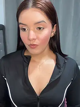 Melanyprada online show from March 20, 2026, 4:02 am