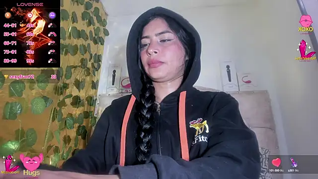 cristalconnorr online show from October 7, 2025, 5:58 pm