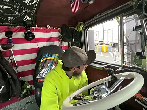 XMeF10 online show from January 14, 2026, 5:05 pm