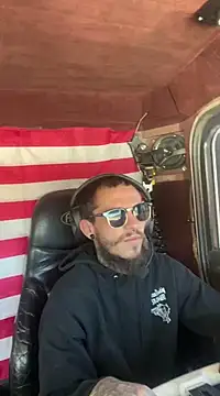 XMeF10 online show from February 18, 2025, 6:47 pm