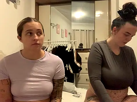 Sexyyduoxx online show from December 3, 2024, 6:11 pm