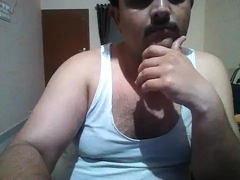 Snapshot of Akhil3290 chatting on May 13, 2026, 6:04 pm Akhil3290 online show from May 13, 2026, 6:04 pm