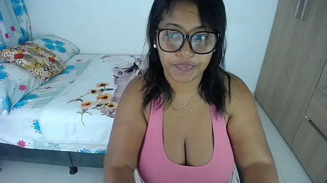 miajoseph  online show from October 2, 2025, 3:54 am