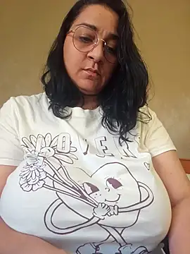 paulinaDiaz1 online show from April 18, 2026, 4:53 pm