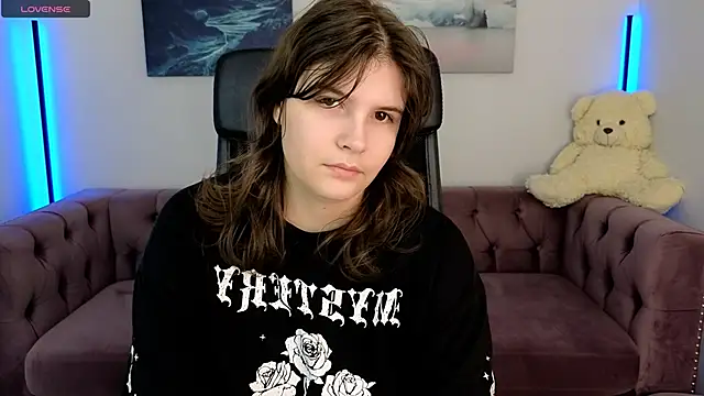 Ruyjin Choi online show from November 4, 2025, 10:30 am