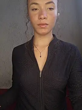 HelenHoltz online show from November 16, 2025, 2:55 pm