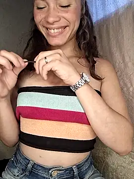 HelenHoltz online show from October 31, 2025, 3:41 pm