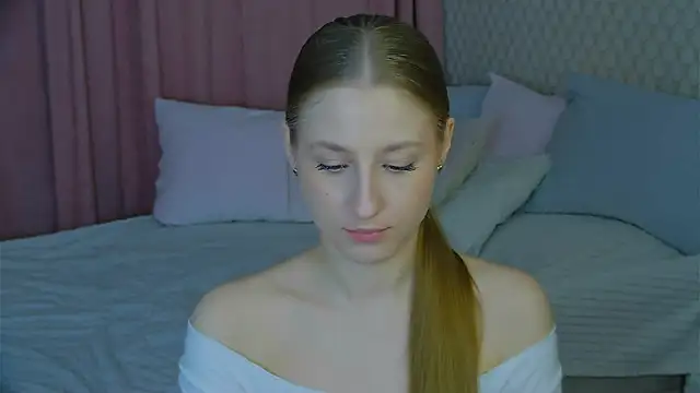 BritneyCruze online show from March 5, 2025, 11:49 am