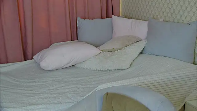 BritneyCruze online show from February 26, 2025, 7:45 am