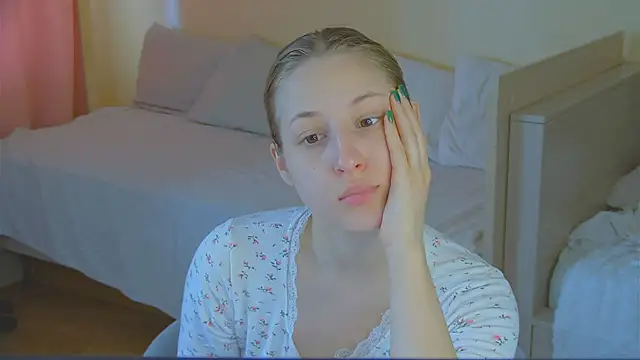 Snapshot of BritneyCruze chatting on May 16, 2026, 9:19 am BritneyCruze online show from May 16, 2026, 9:19 am