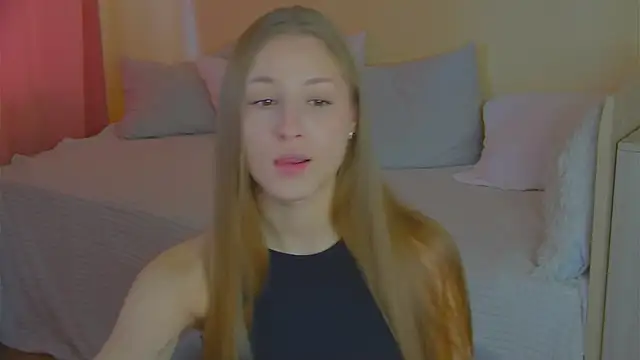 BritneyCruze online show from October 3, 2025, 9:00 am