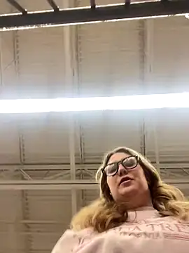 Ellie-Camden online show from December 3, 2024, 4:11 pm