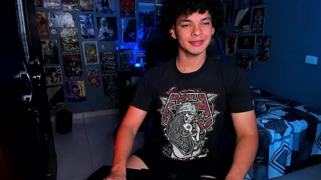 Snapshot of soy_ian_ chatting on March 6, 2025, 12:43 am soy ian online show from March 6, 2025, 12:43 am