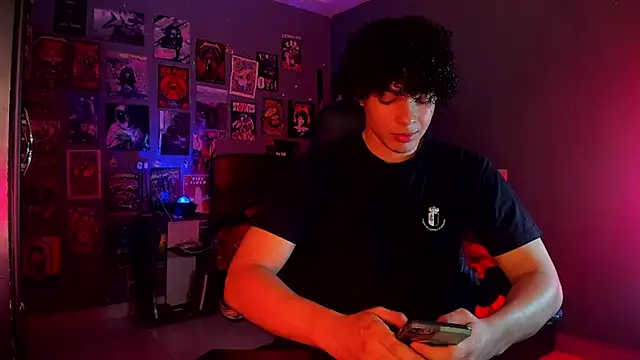 Snapshot of soy_ian_ chatting on February 14, 2025, 1:45 am soy ian online show from February 14, 2025, 1:45 am