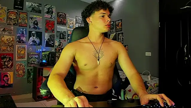 Snapshot of soy_ian_ chatting on December 3, 2024, 12:30 am soy ian online show from December 3, 2024, 12:30 am