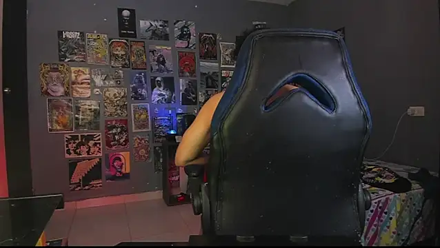 Snapshot of soy_ian_ chatting on December 13, 2024, 5:05 am soy ian online show from December 13, 2024, 5:05 am