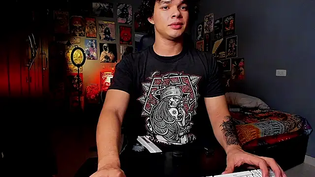 Snapshot of soy_ian_ chatting on March 20, 2025, 2:51 am soy ian online show from March 20, 2025, 2:51 am