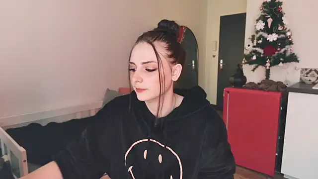 ce leste   online show from November 27, 2025, 1:44 pm