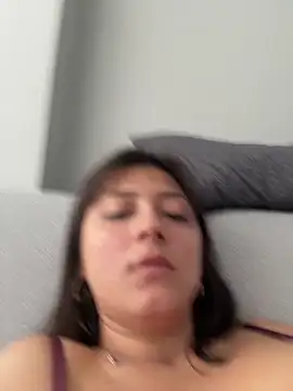 Snapshot of melosunuzz chatting on May 23, 2026, 10:14 am melosunuzz online show from May 23, 2026, 10:14 am