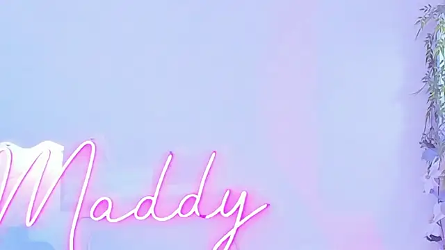 MaddyParisi online show from March 8, 2025, 7:31 pm