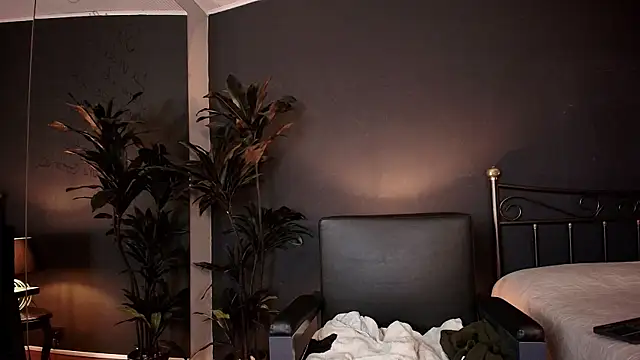 LeanaMature online show from March 4, 2025, 11:00 pm